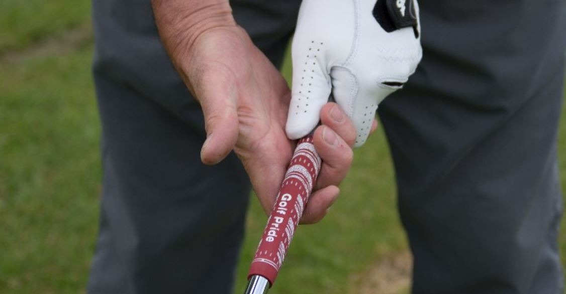 Mastering the Swing: Discover the Perfect Golf Grip for Seniors