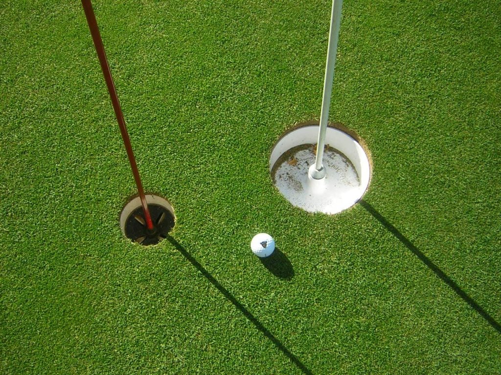 How Big Is The Golf Hole (1)