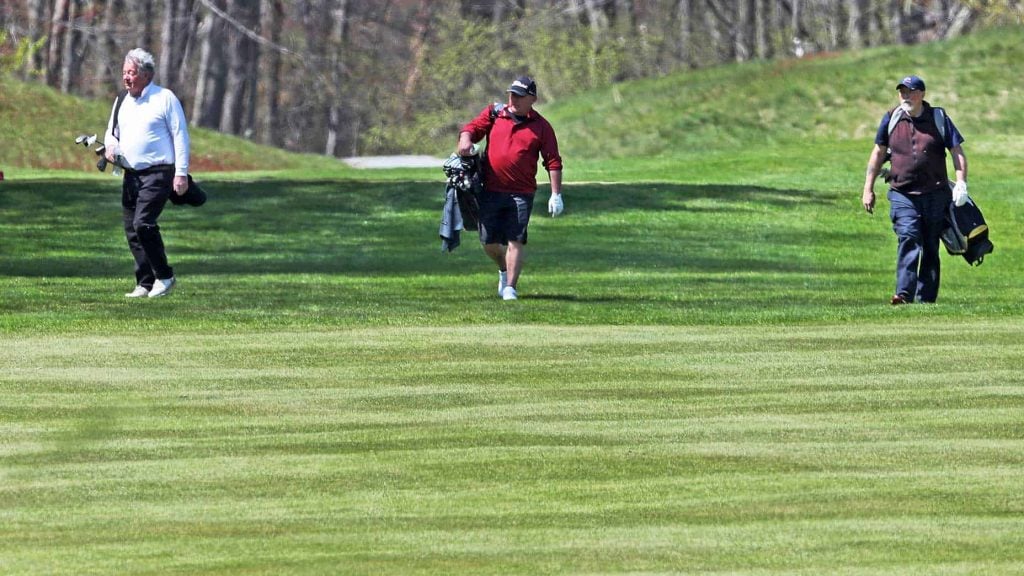 how to carry a golf bag 4 (1)